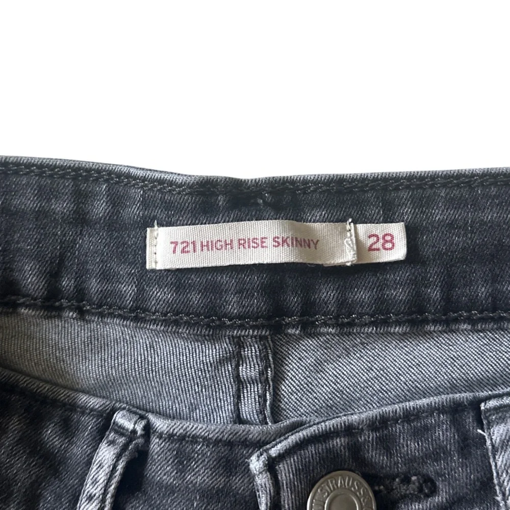 Levi’s 721 High Rise Skinny Jeans Sz 28 Black Distressed Raw Hem Grunge Y2K - Picture 6 of 9